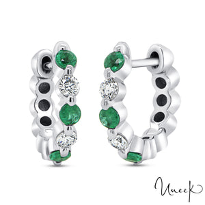 Uneek 14KW Green Emerald & Diamond Small Huggy Earrings (boucles d'oreilles serrées en forme d'émeraude verte et de diamant)