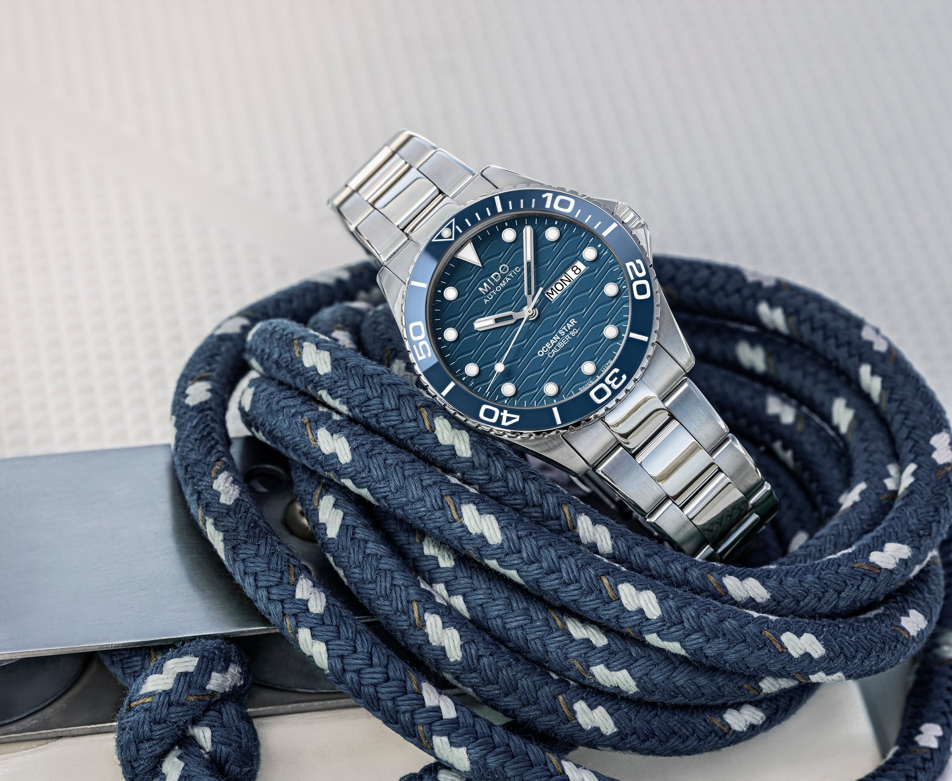 MIDO Ocean Star 200C Automatic (Blue Dial / 42.5mm)