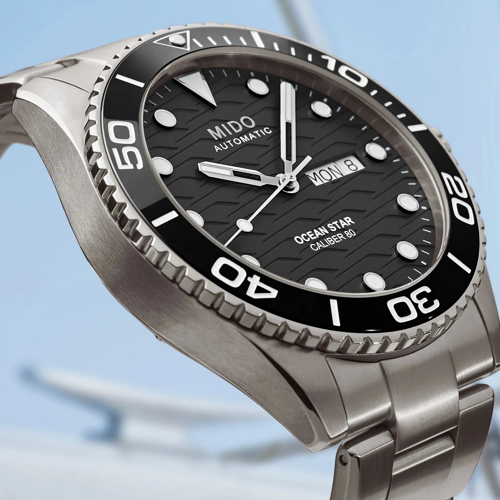 MIDO Ocean Star 200C Titanium Automatic (Black Dial / 42.5mm)