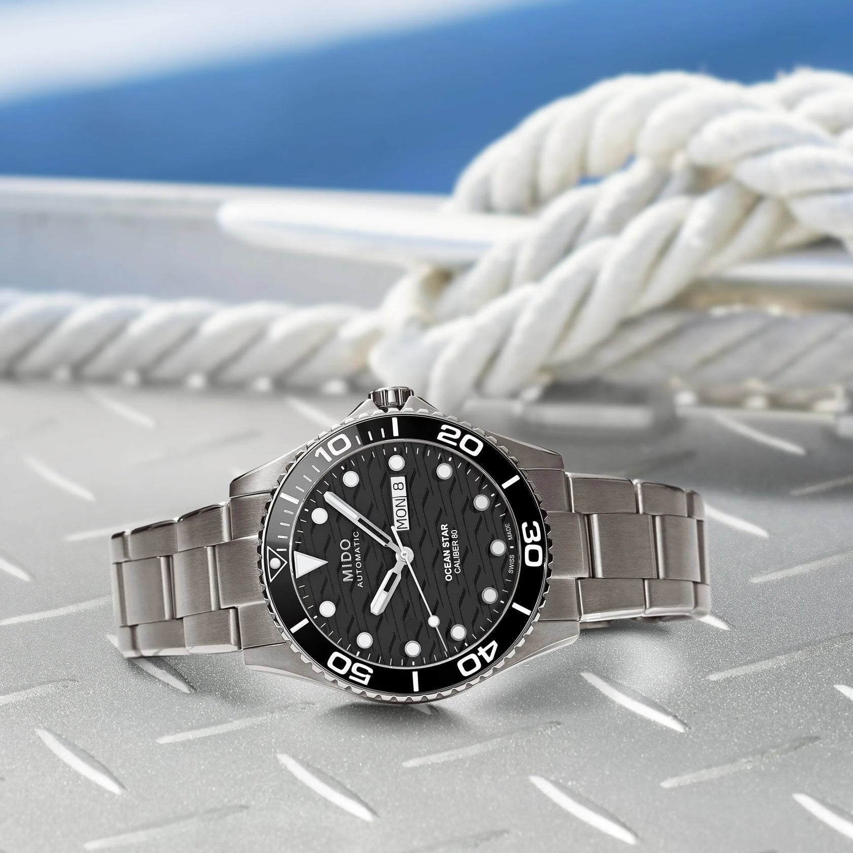 MIDO Ocean Star 200C Titanium Automatic (Black Dial / 42.5mm)