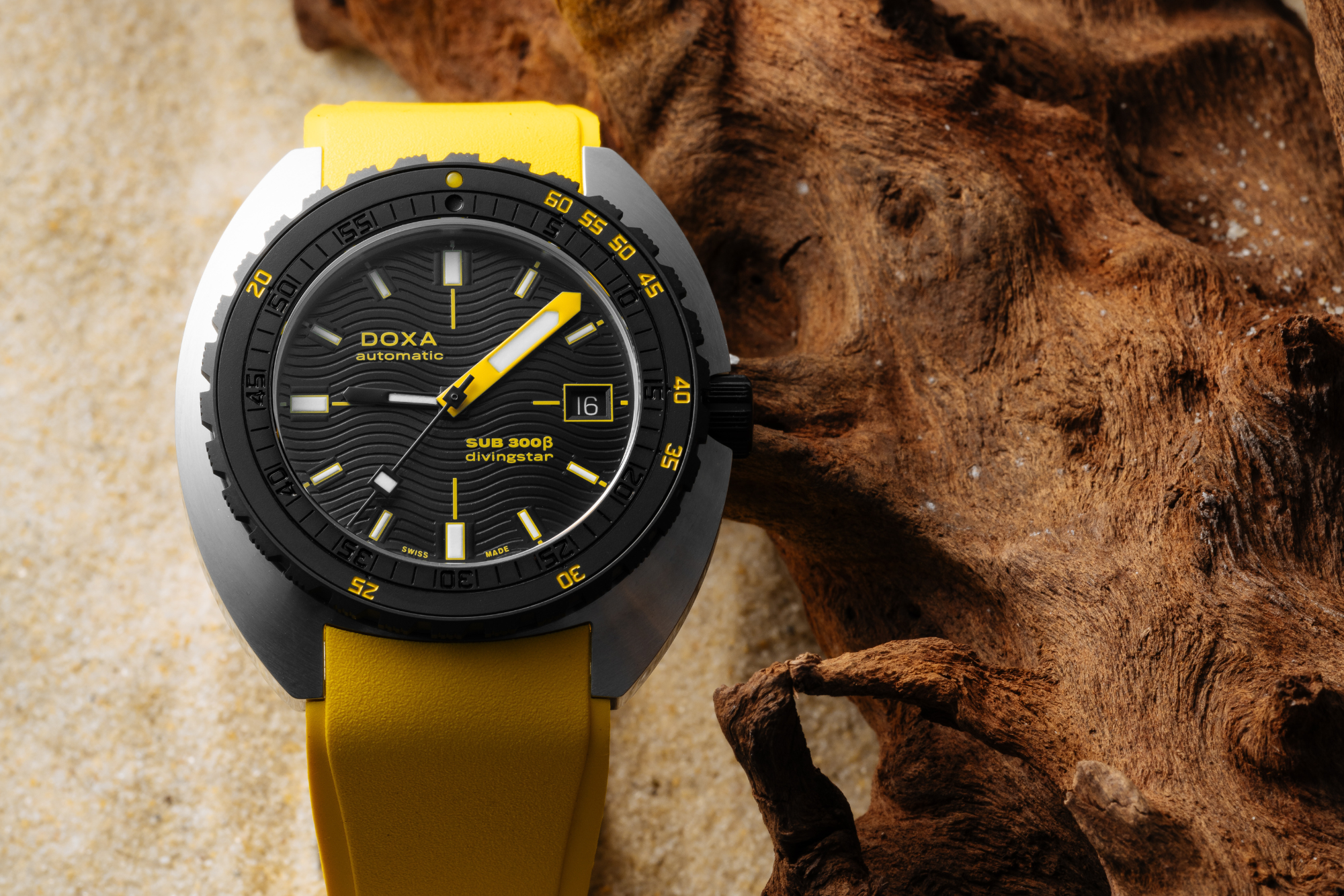 Doxa SUB 300 Beta Divingstar Automatic (Black Dial / 42.5mm)