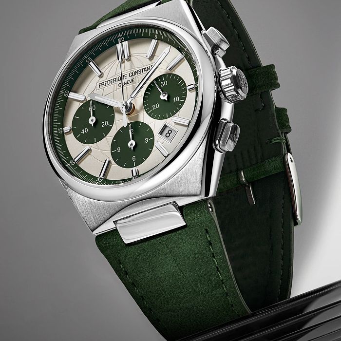 Frederique Constant Highlife Automatic Chronograph (Cadran crème / Sous-cadrans verts / 41mm)