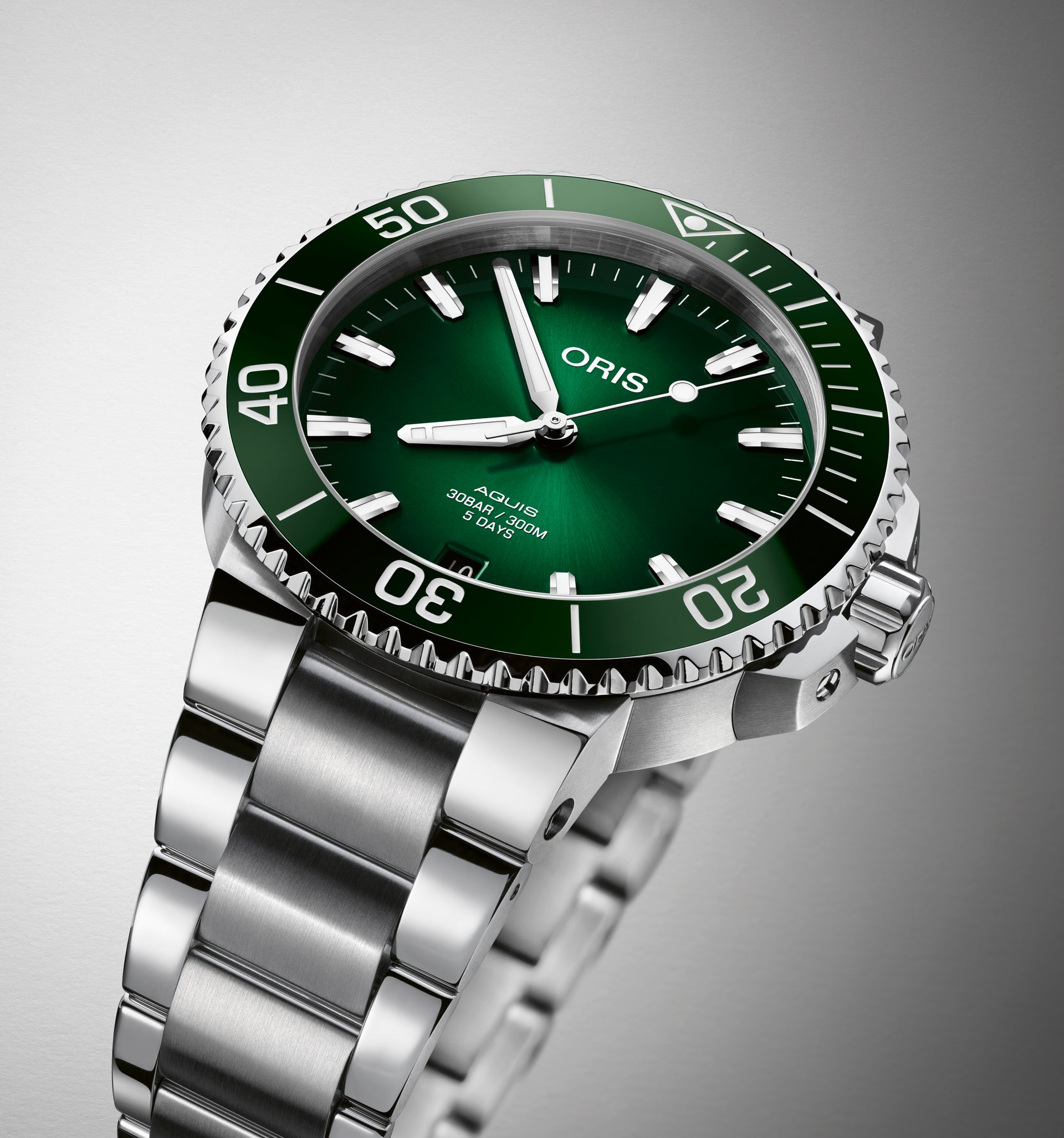 Oris Aquis Date Calibre 400 Automatic REF#40077694157 (Green Dial / 41.5mm)