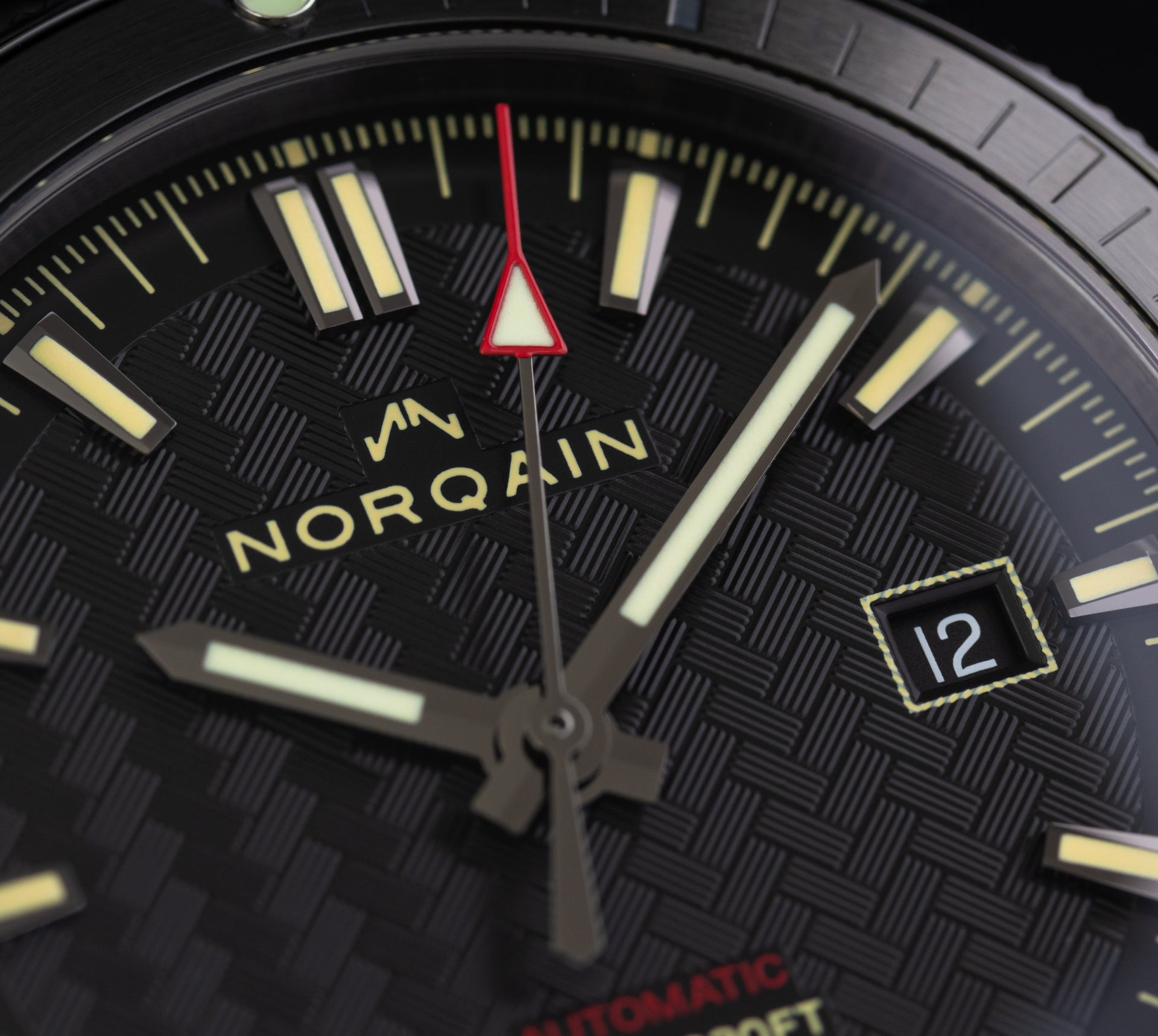 Norqain Adventure Sport Auto (cadran noir / 42mm / boîtier DLC)