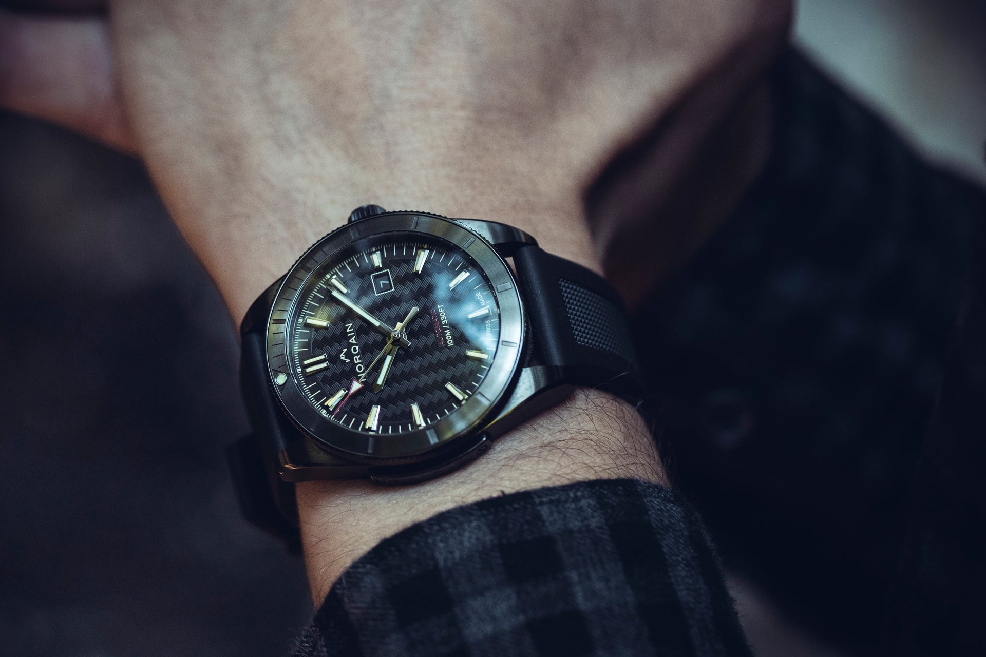 Norqain Adventure Sport Auto (cadran noir / 42mm / boîtier DLC)