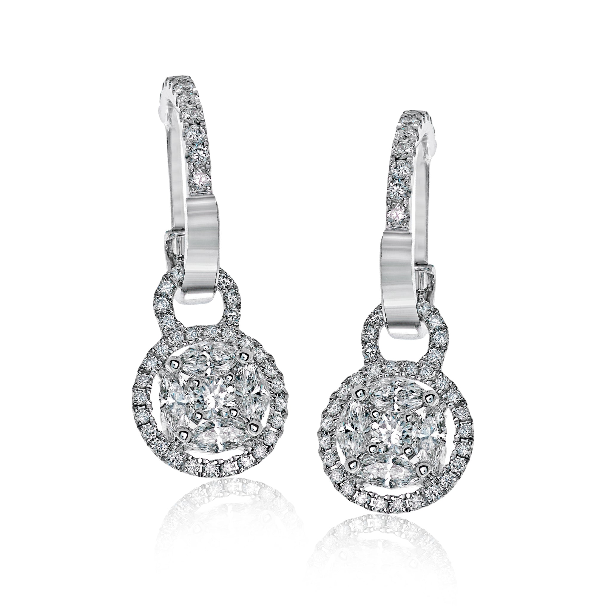 Boucles d'oreilles Simon G en or blanc 18 carats avec mosaïque de diamants